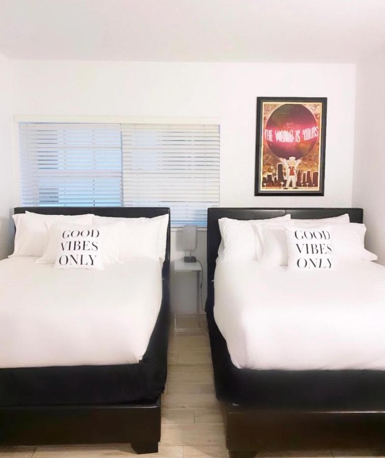 2 Bedroom Ocean Drive Newly Renovated Маями Бийч Екстериор снимка