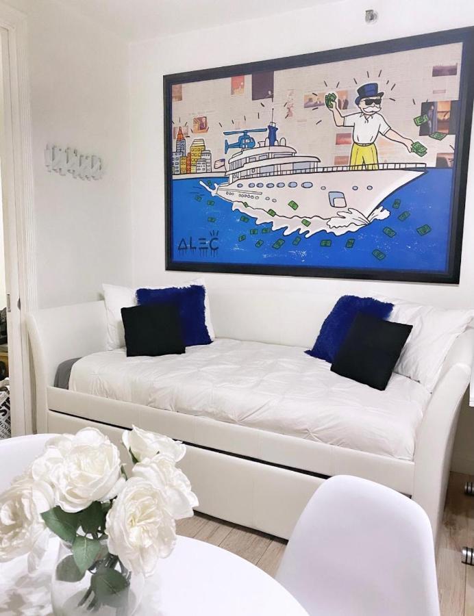 2 Bedroom Ocean Drive Newly Renovated Маями Бийч Екстериор снимка