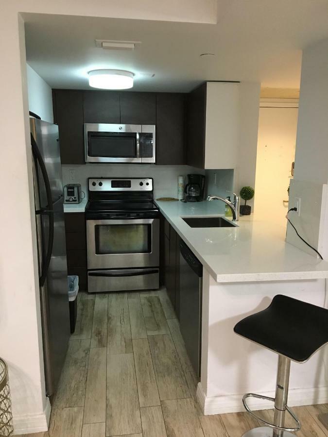 2 Bedroom Ocean Drive Newly Renovated Маями Бийч Екстериор снимка