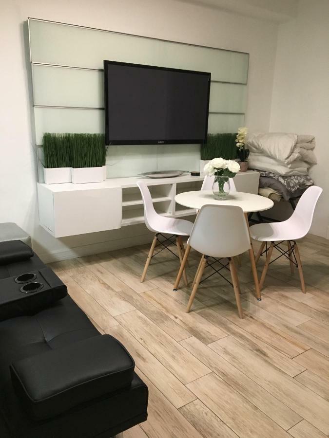 2 Bedroom Ocean Drive Newly Renovated Маями Бийч Екстериор снимка