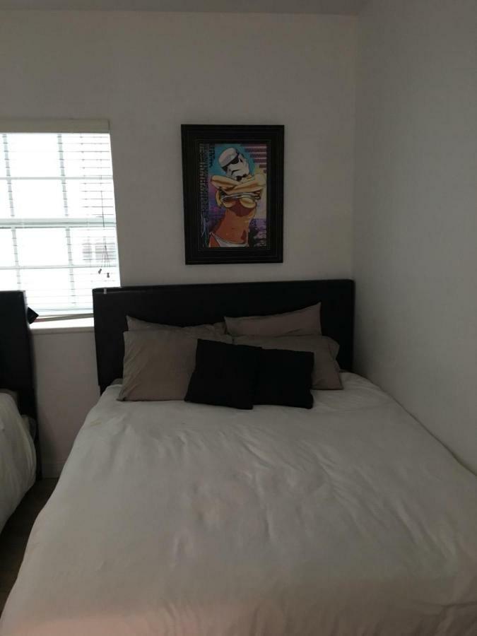 2 Bedroom Ocean Drive Newly Renovated Маями Бийч Екстериор снимка